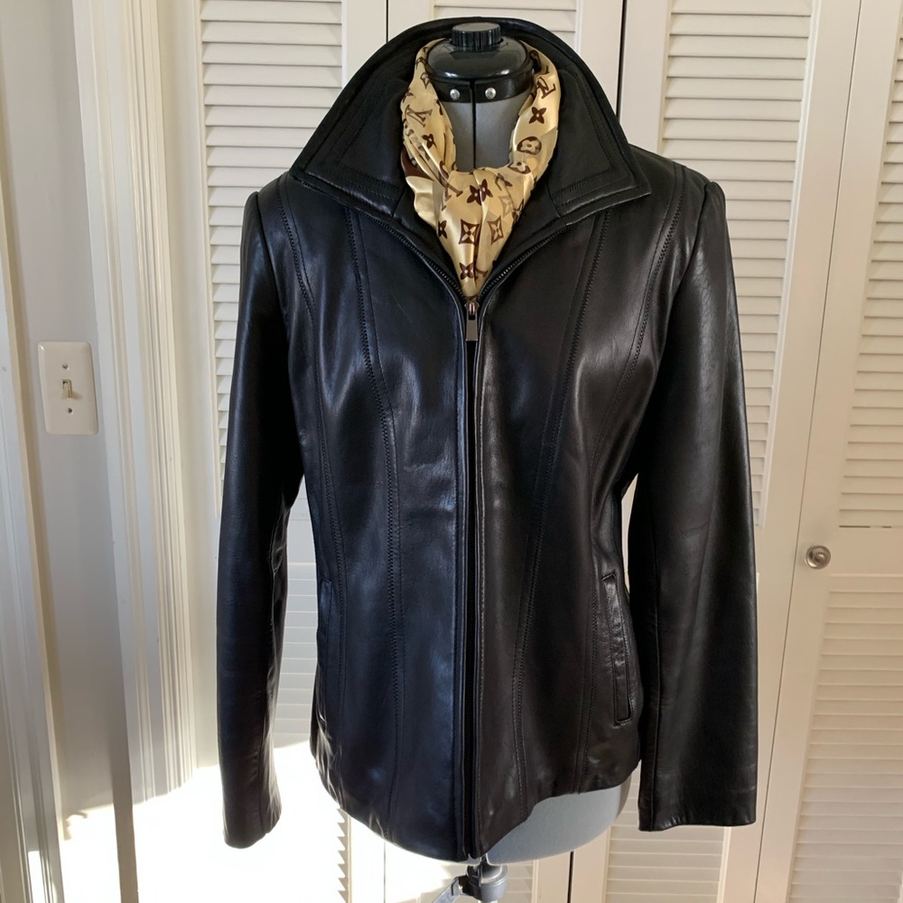 Buttery soft Leather jacket. Size L 🍁🍁